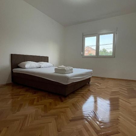 Entire Spacious Apartment With Free Parking Подгорица Экстерьер фото