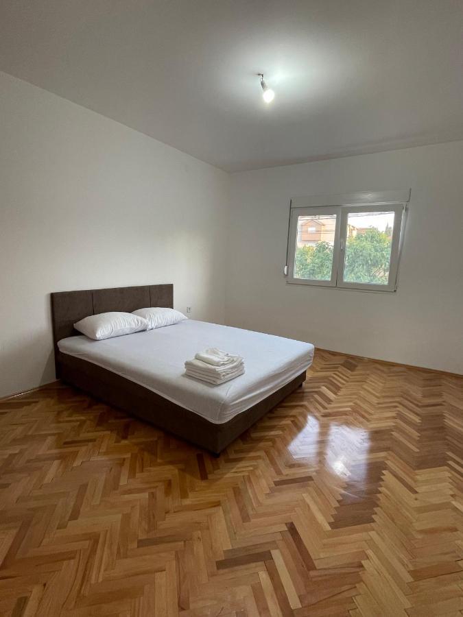 Entire Spacious Apartment With Free Parking Подгорица Экстерьер фото